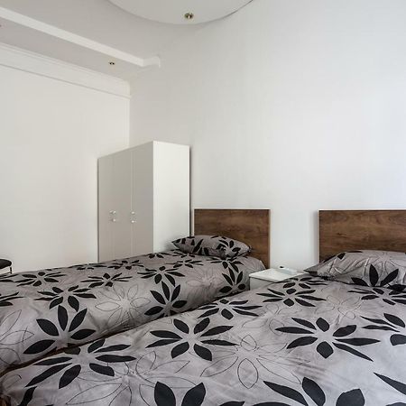 Modern Apartment In Lviv Historic Centre ภายนอก รูปภาพ
