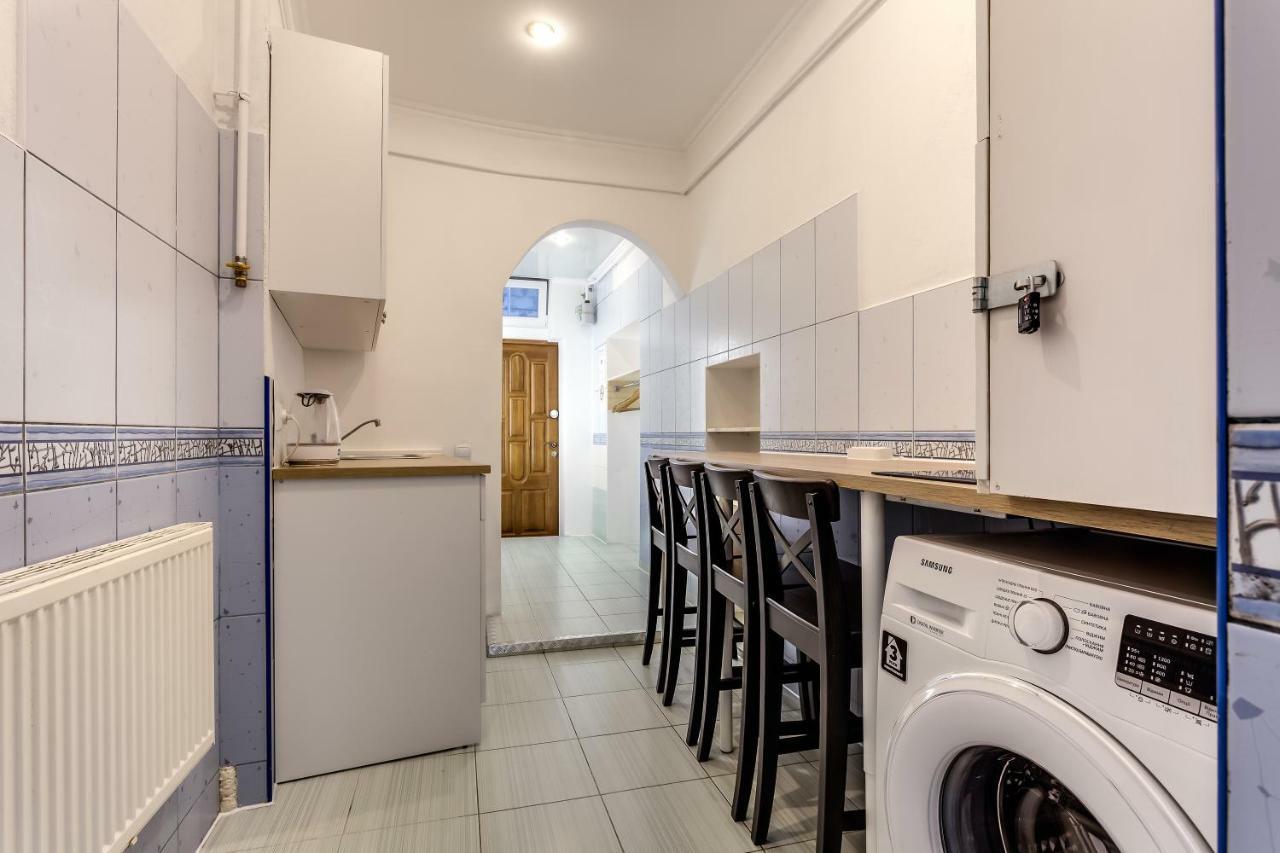 Modern Apartment In Lviv Historic Centre ภายนอก รูปภาพ