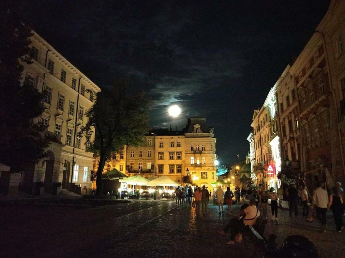 Modern Apartment In Lviv Historic Centre ภายนอก รูปภาพ